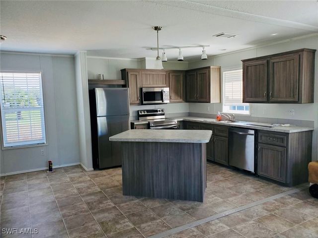 130 Avenida Del Sur, Clewiston, FL 33440