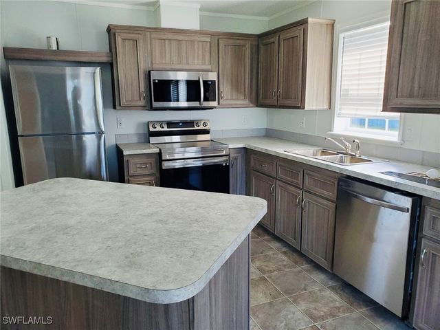 130 Avenida Del Sur, Clewiston, FL 33440