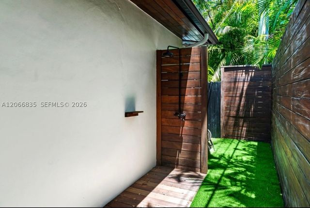 5711 Michelangelo St, Coral Gables, FL 33146