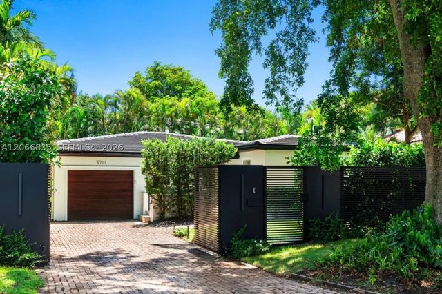 5711 Michelangelo St, Coral Gables, FL 33146