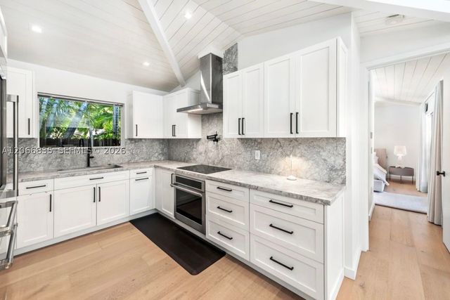 5711 Michelangelo St, Coral Gables, FL 33146