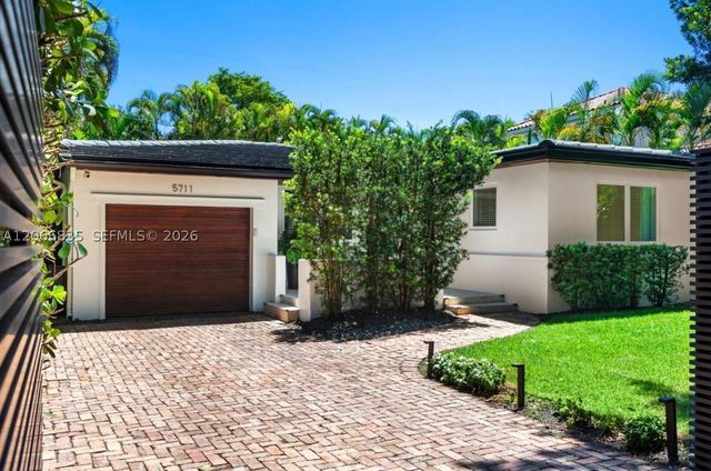 5711 Michelangelo St, Coral Gables, FL 33146