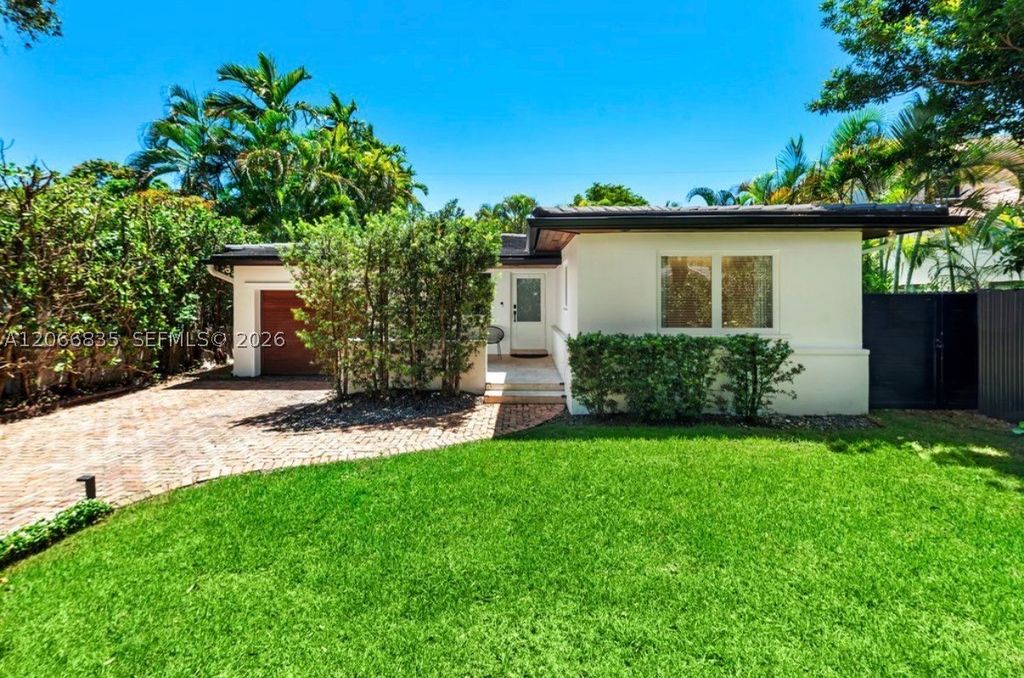 5711 Michelangelo St, Coral Gables, FL 33146