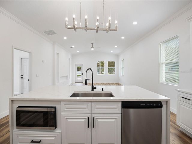 611 ELM STREET, Safety Harbor, FL 34695