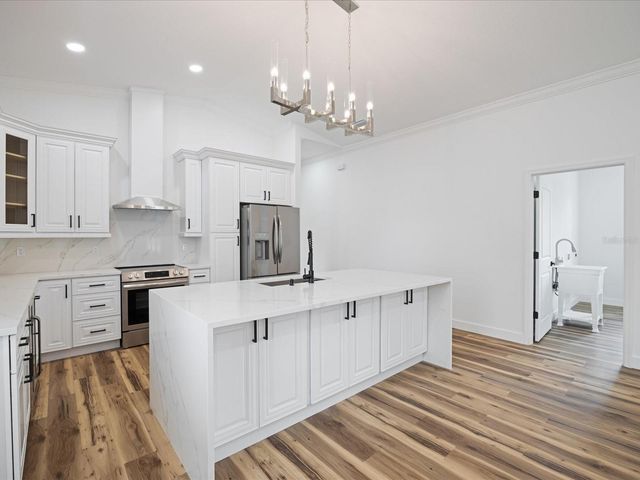 611 ELM STREET, Safety Harbor, FL 34695
