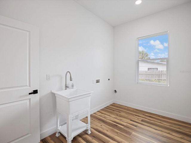 611 ELM STREET, Safety Harbor, FL 34695
