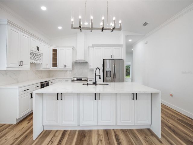 611 ELM STREET, Safety Harbor, FL 34695