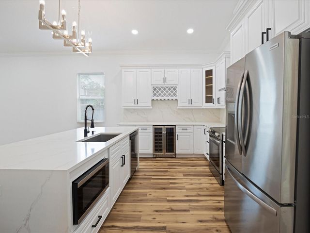 611 ELM STREET, Safety Harbor, FL 34695