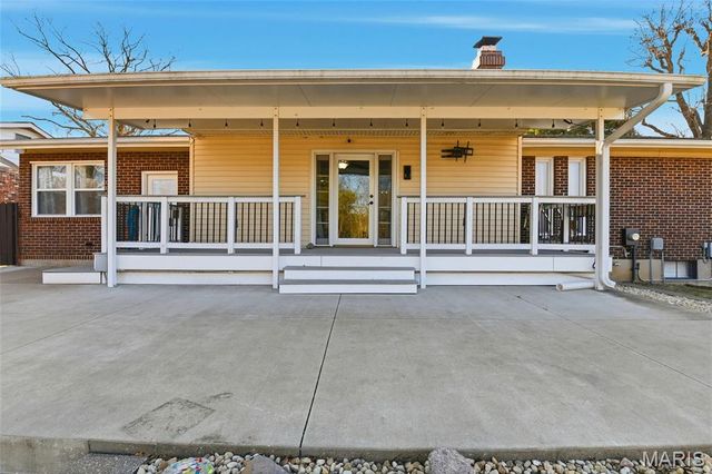 3771 Baville Court, Florissant, MO 63034