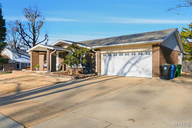 3771 Baville Court, Florissant, MO 63034