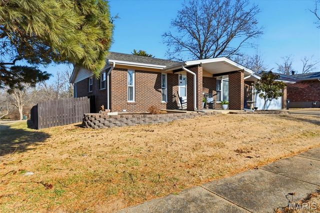 3771 Baville Court, Florissant, MO 63034