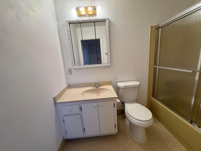 5800 FERNLEY Drive W 17, West Palm Beach, FL 33415