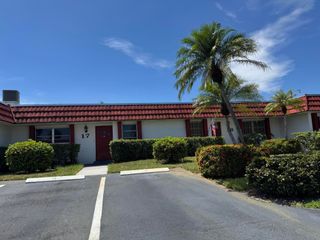 5800 FERNLEY Drive W 17, West Palm Beach, FL 33415