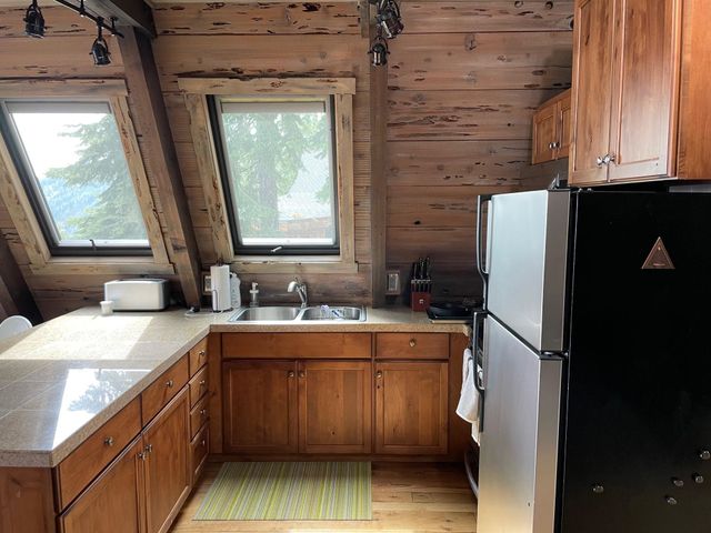 949 Skyline Drive, Tahoe City, CA 96145