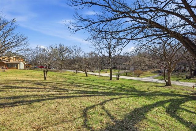 4709 NW Gleason Road, Kansas City, MO 64151