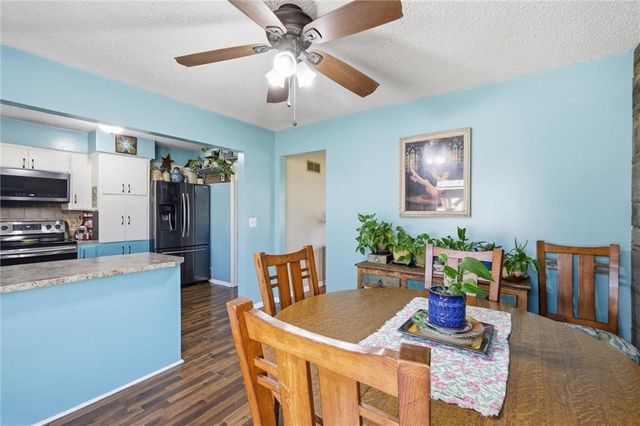 4709 NW Gleason Road, Kansas City, MO 64151