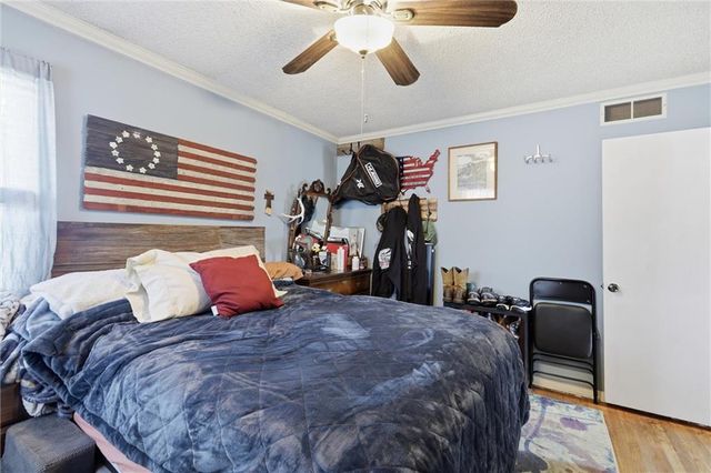 4709 NW Gleason Road, Kansas City, MO 64151