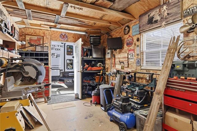 4709 NW Gleason Road, Kansas City, MO 64151