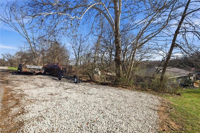 4709 NW Gleason Road, Kansas City, MO 64151