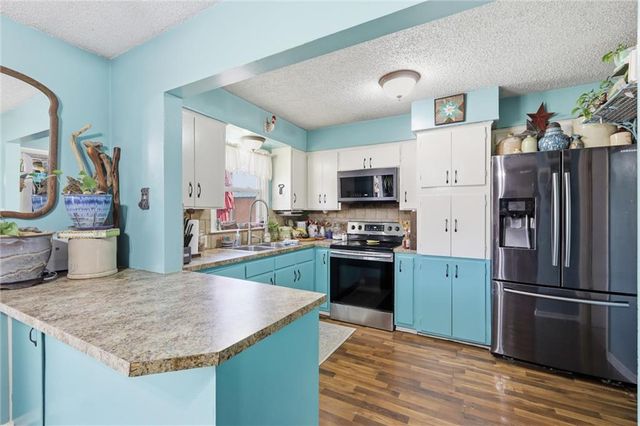 4709 NW Gleason Road, Kansas City, MO 64151