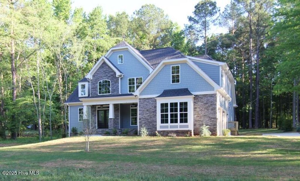2094 Harris Ridge Road, Winterville, NC 28590