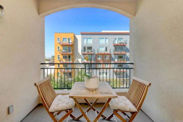 2400 5th Ave 339, San Diego, CA 92101