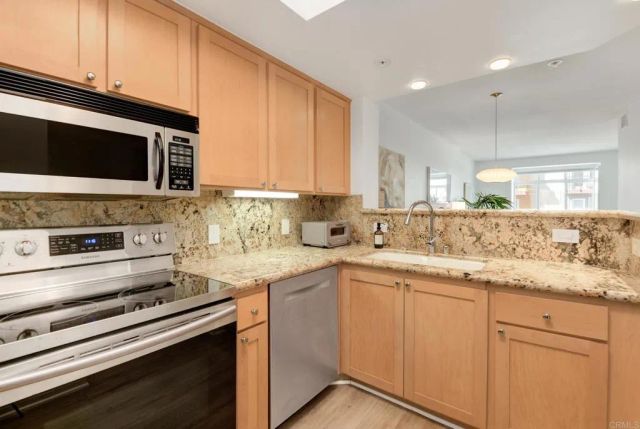 2400 5th Ave 339, San Diego, CA 92101