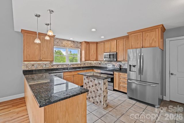 77 Paradise Ridge, Marshall, NC 28753