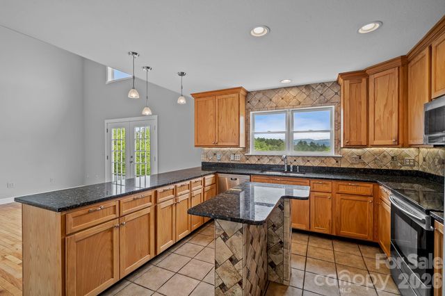 77 Paradise Ridge, Marshall, NC 28753