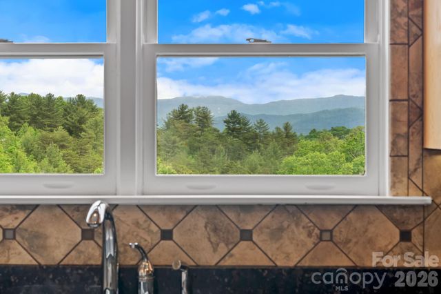 77 Paradise Ridge, Marshall, NC 28753