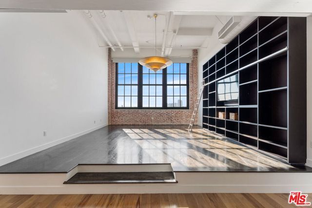 1850 Industrial Street 710, Los Angeles, CA 90021