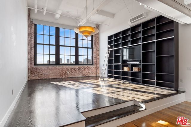 1850 Industrial Street 710, Los Angeles, CA 90021