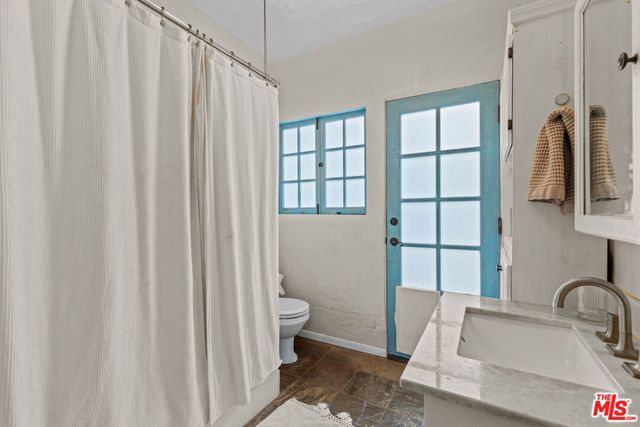 11623 Otsego Street, North Hollywood, CA 91601