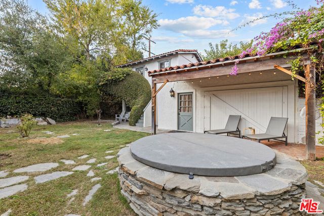 11623 Otsego Street, North Hollywood, CA 91601