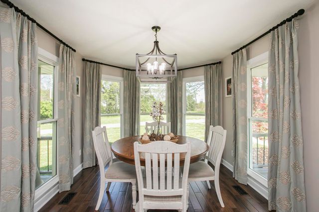 1043 Shelton Rd, Charlotte, TN 37036