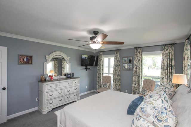 1043 Shelton Rd, Charlotte, TN 37036