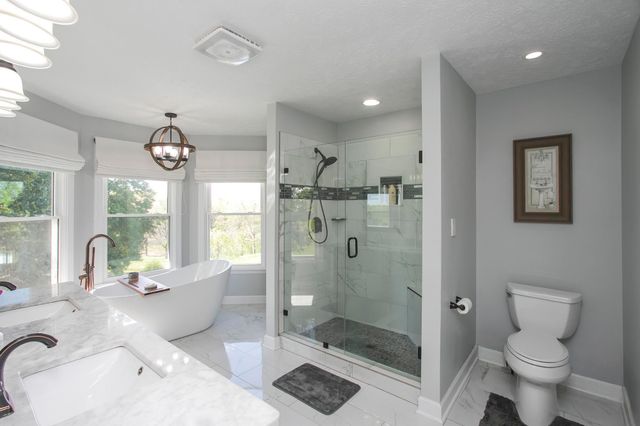 1043 Shelton Rd, Charlotte, TN 37036