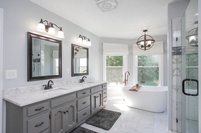 1043 Shelton Rd, Charlotte, TN 37036