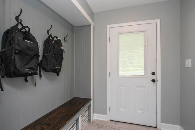 1043 Shelton Rd, Charlotte, TN 37036