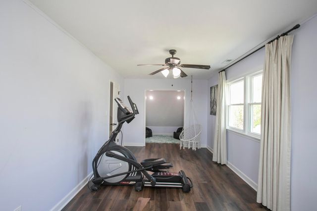 1043 Shelton Rd, Charlotte, TN 37036