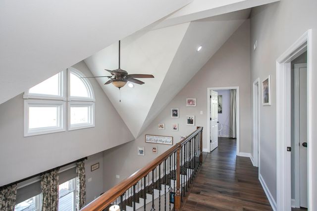 1043 Shelton Rd, Charlotte, TN 37036