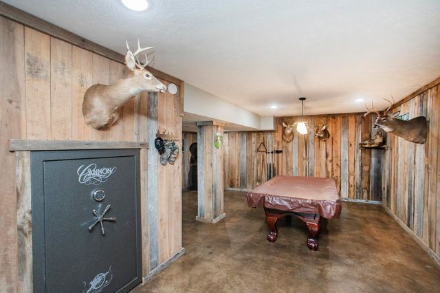 1043 Shelton Rd, Charlotte, TN 37036