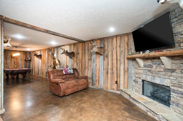 1043 Shelton Rd, Charlotte, TN 37036