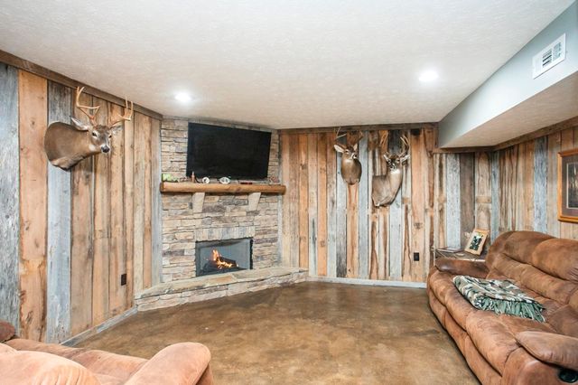 1043 Shelton Rd, Charlotte, TN 37036