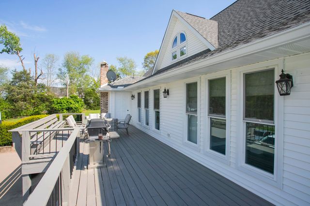 1043 Shelton Rd, Charlotte, TN 37036