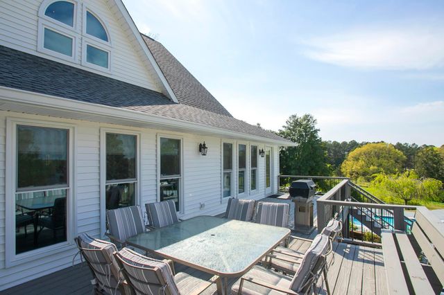 1043 Shelton Rd, Charlotte, TN 37036