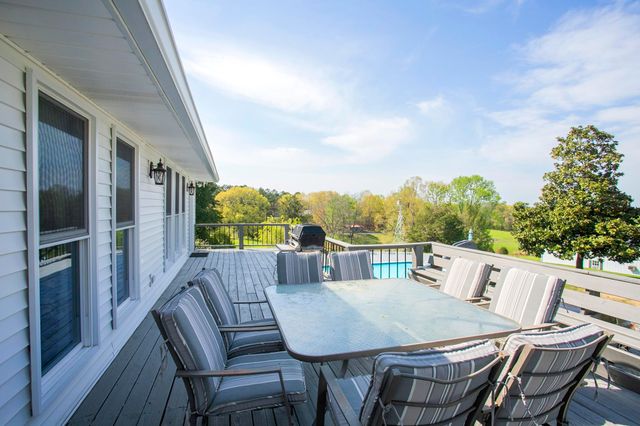 1043 Shelton Rd, Charlotte, TN 37036