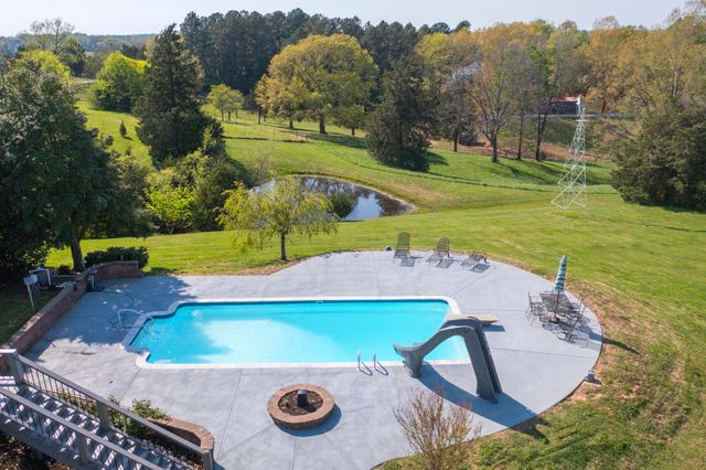 1043 Shelton Rd, Charlotte, TN 37036