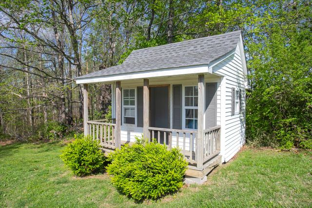1043 Shelton Rd, Charlotte, TN 37036