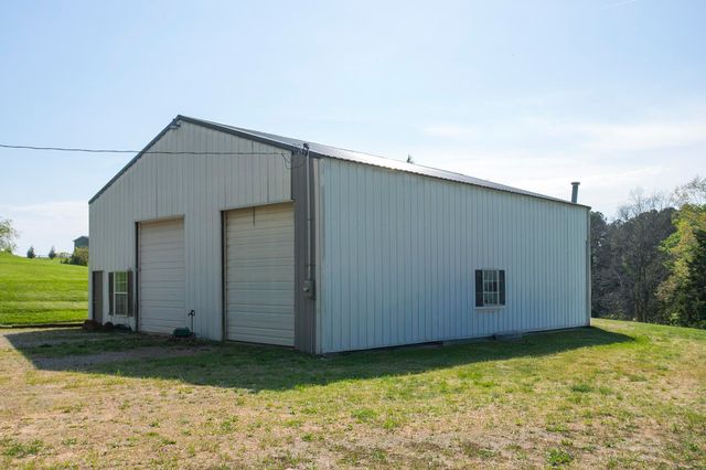 1043 Shelton Rd, Charlotte, TN 37036